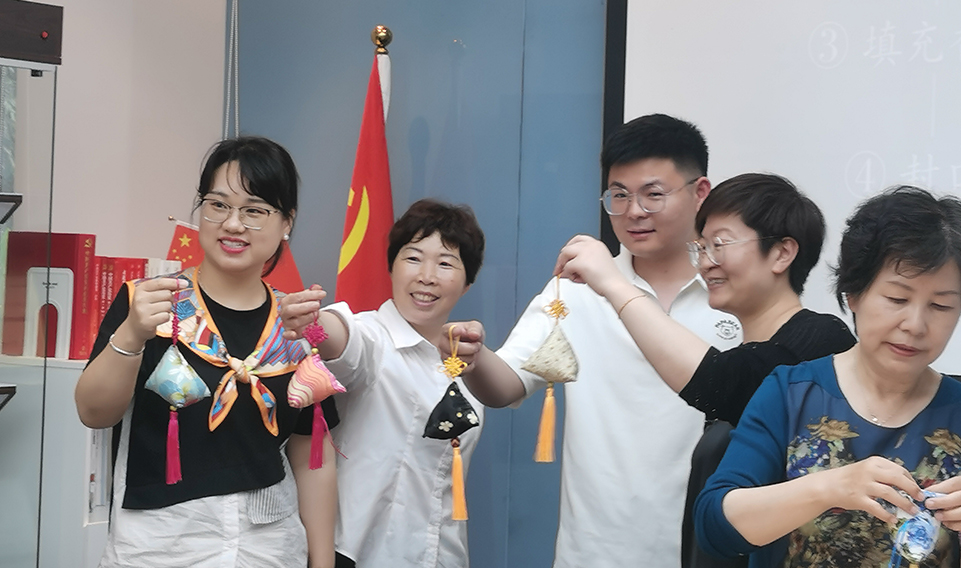 香韻端午，情滿誠格——上海誠格集團工會組織開展端午香囊制作活動
